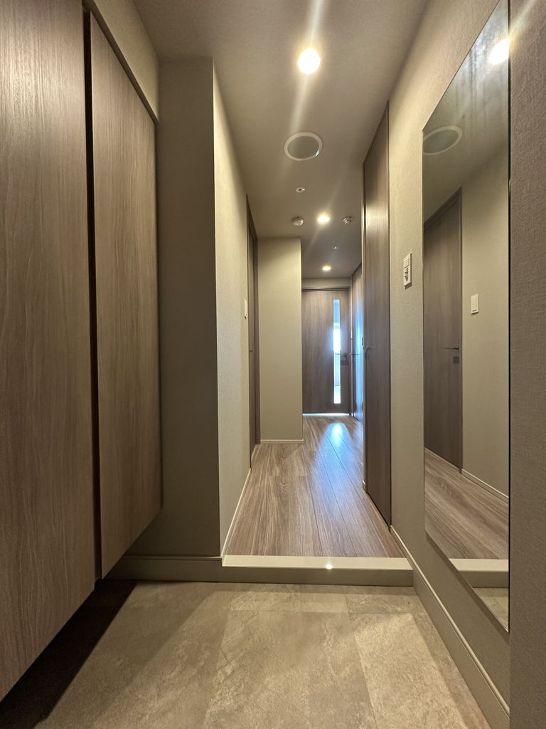 コンシェリア東京 ＜ＨＩＧＡＳＨＩＪＵＪＯ ＲＥＳＩＤＥＮＣＥ＞の玄関|玄関です