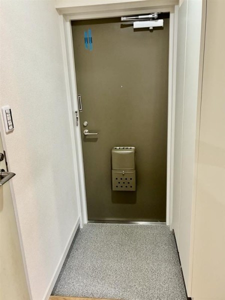メゾン美羅樹Ｉの玄関|収納もある玄関です
