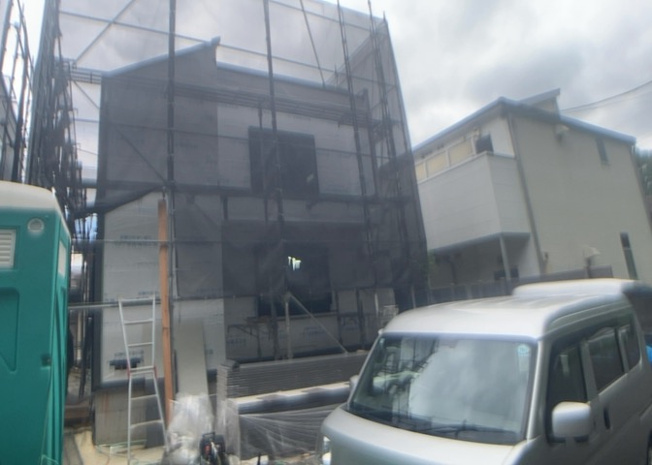 【庭】 | 家族でのBBQを行うのであれば3坪程度の広さがあればよいでしょう。ガーデニングや家庭菜園を楽しむ際は、手入れが行き届く範囲にすると安心です。また、庭のある方角や接道が気になる方は事前に確認しましょう。