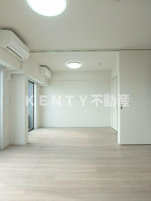 【寝室】 | ガーラ・プレシャス大井町 | 広くて明るい寝室