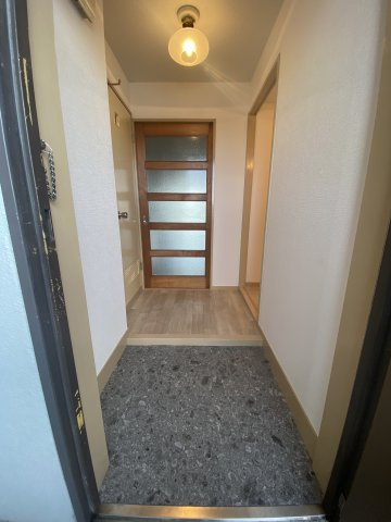 宝勝ハイツの玄関|※別部屋のお写真で、現況優先と致します。