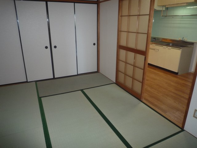 宝勝ハイツの和室