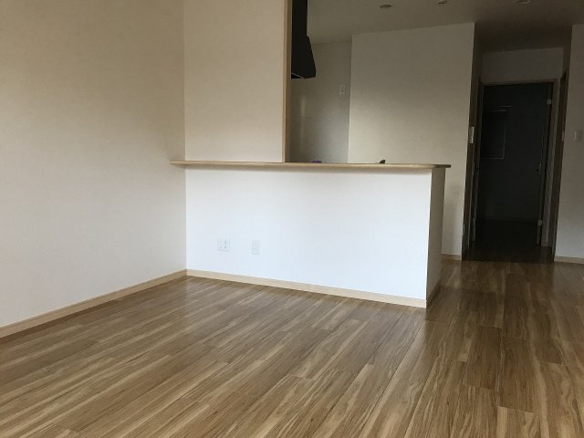 アンジュの居間・リビング|※別部屋のお写真で、現況優先と致します。