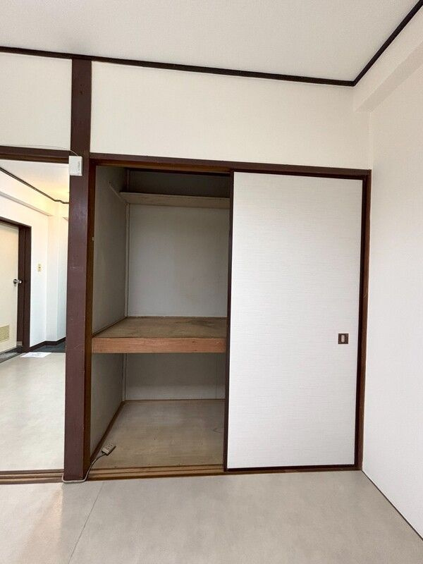 横浜市磯子区中原３丁目の賃貸マンションの収納