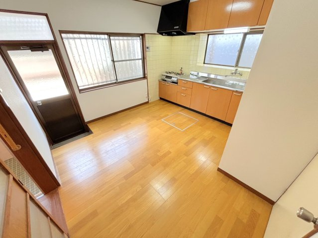 呉地5丁目33-10戸建ての居間・リビング