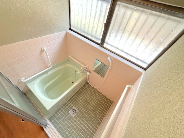 呉地5丁目33-10戸建ての浴室