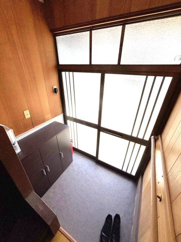 呉地5丁目33-10戸建ての玄関