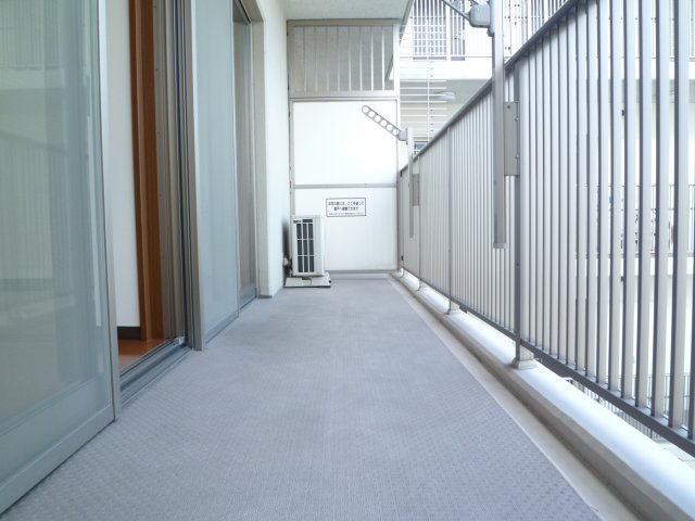 エルセレーノ住之江のバルコニー