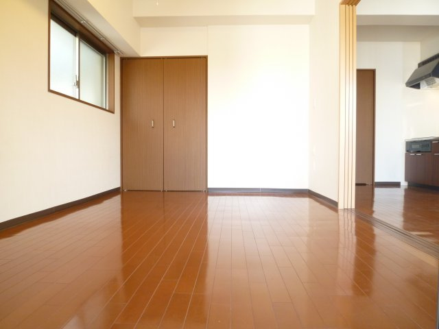 エルセレーノ住之江の洋室