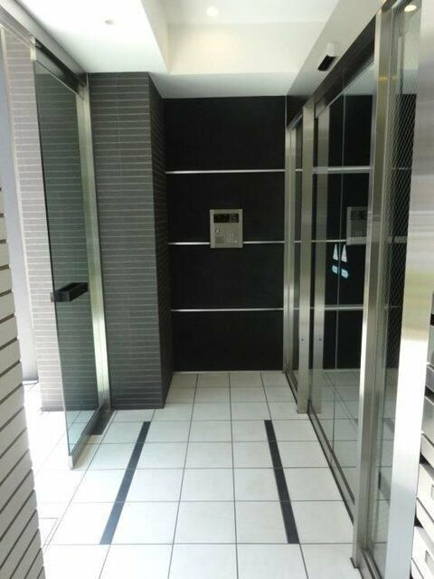 墨田区石原１丁目の賃貸マンションのエントランス