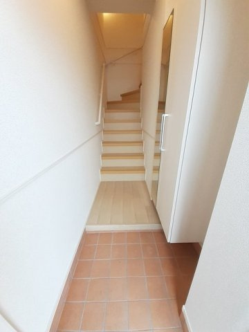 フロイデ　ＫＡＮＡＧＥＮ中村の玄関