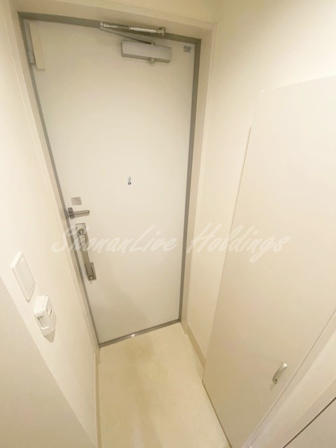 鎌倉市山崎の賃貸マンションの玄関|お履き物が多い方にもおすすめ♪