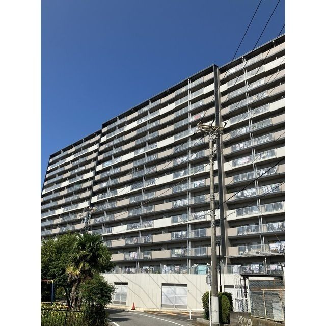 津田沼ハイライズの外観