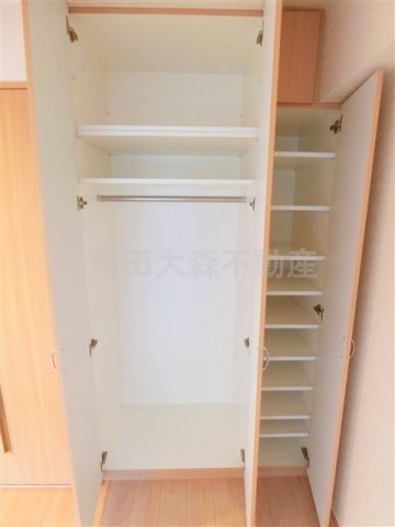 ルーブル蒲田九番館の収納|棚とクローゼットのたっぷり収納！