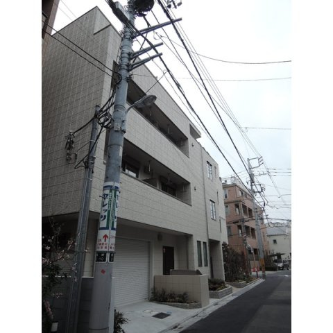 グランメゾン根岸のエントランス