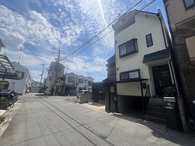 京都市山科区大塚北溝町　中古戸建の前面道路含む現地写真