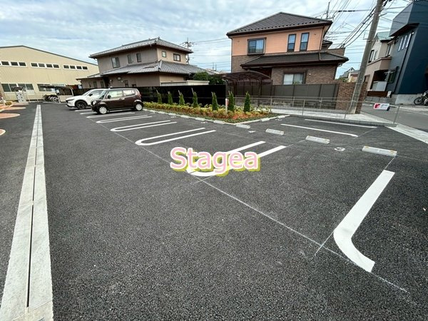サンライズ　プライムの駐車場