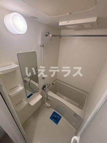 プレサンスジェネ新神戸ステーションフロントの浴室