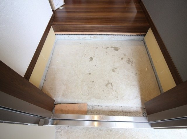 デュラカーサコブシ4の玄関