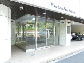 日興ロイヤルパレス西麻布のロビー