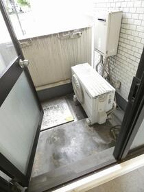 日興ロイヤルパレス西麻布のバルコニー