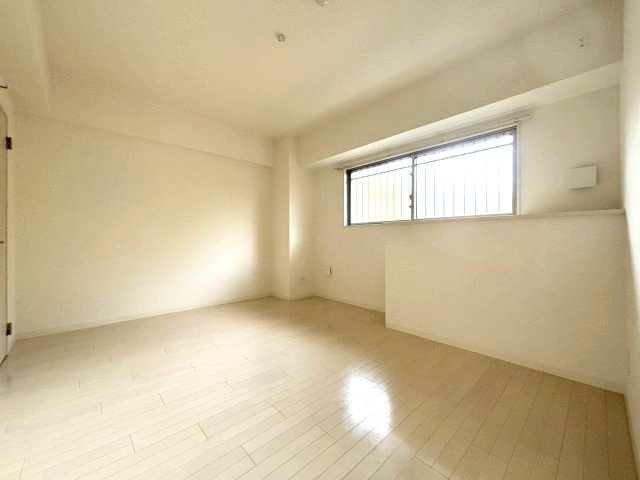 デルニエの洋室