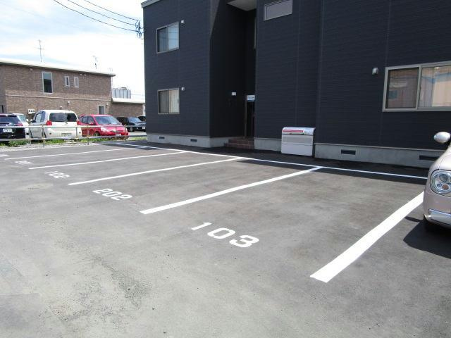 Liebe（リーベ）の駐車場
