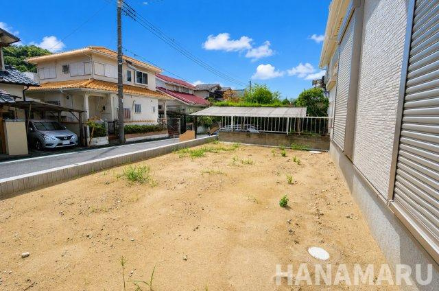 新築　千葉市緑区越智町01期の庭|建物まわりの屋外スペース。植栽や物干しなど、ご希望の使い方ができるか、日当たり・通路・隣地との位置関係を現地で確認できます。