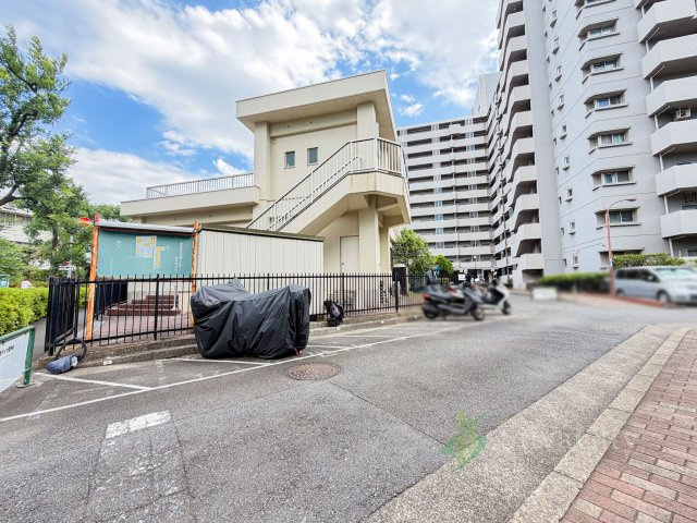 シティコープ大森東の駐輪場|敷地内にはバイク置き場もございます。愛車を身近に置ける、バイクユーザーにも嬉しいポイントです。※空き状況等はお問い合わせください。