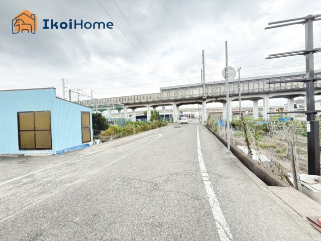 明石市二見町西二見　全7棟　1号棟　新築戸建の前面道路含む現地写真|●年中無休：当日予約可●前面道路は１～5号棟までは西向き！6・７号棟は南東向きです！
