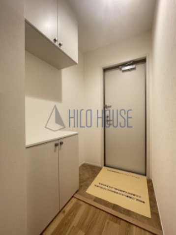 ラルーチェの玄関|※別号室の室内写真です。室内の状況は、実際の室内にてご確認下さい。