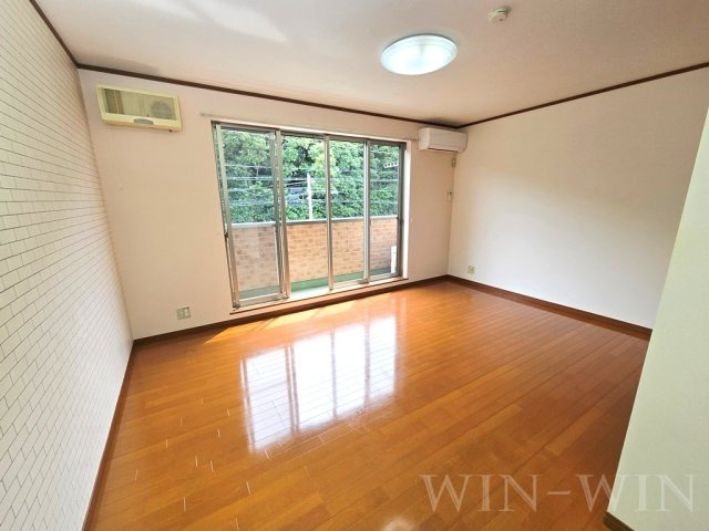 フォレストRの居間・リビング|イメージ（同建物内別部屋の写真です）