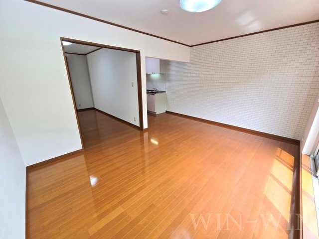 フォレストRの居間・リビング|イメージ（同建物内別部屋の写真です）