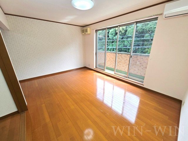 フォレストRの居間・リビング|イメージ（同建物内別部屋の写真です）