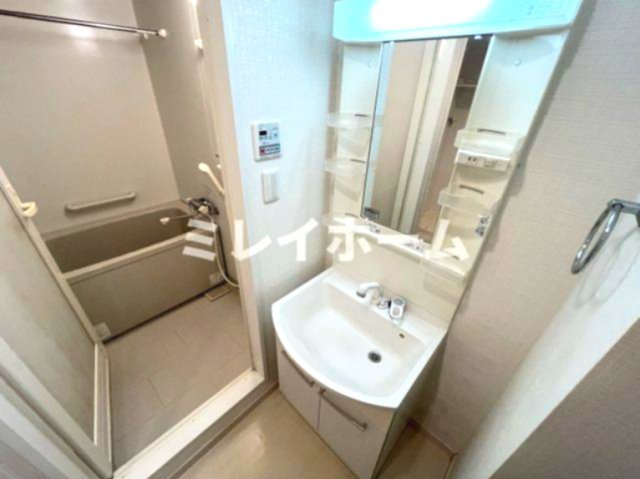 エアフレックス羽田の独立洗面台|同建物内別のお部屋の参考写真になります。