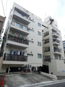 三田綱町ハイツの外観