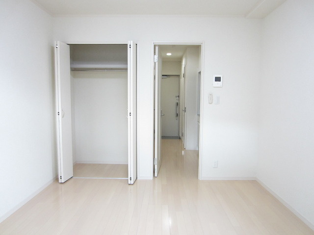 アンプルールフェール十条の居間・リビング|綺麗な形の使い易いお部屋ですよ