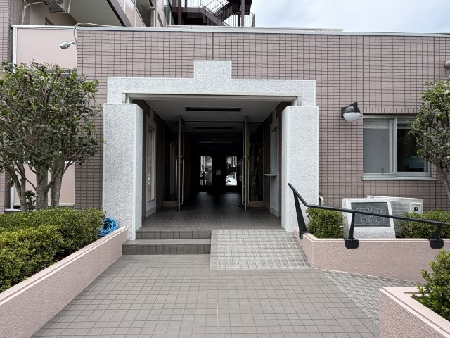 グランドハイツ西片貝の外観|■エントランス