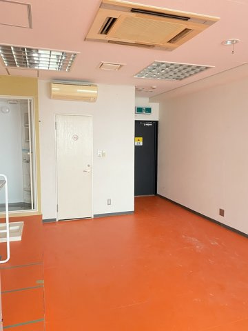 大阪市中央区東心斎橋１丁目の店舗事務所の内装