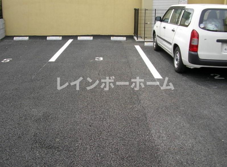 プレシアの駐車場