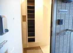ウィン行徳の玄関