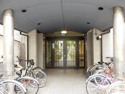 ルピエ四条のエントランス
