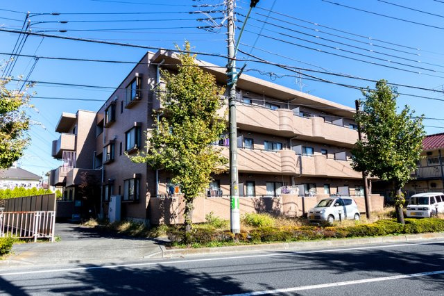 稲城市東長沼の賃貸マンションの外観