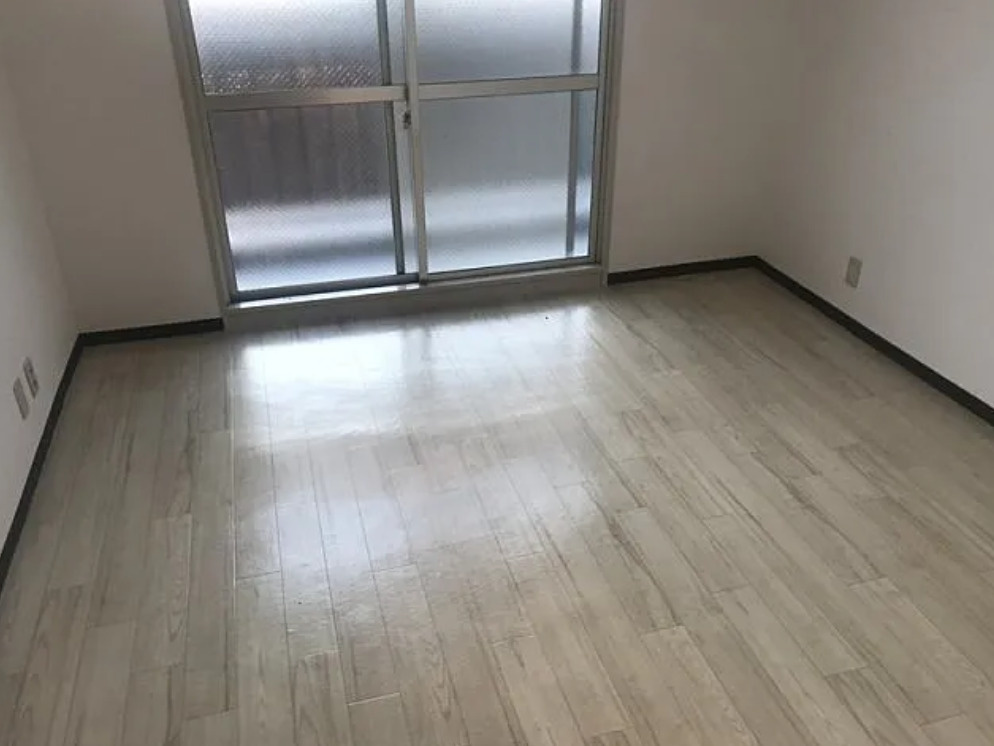 忍町中村コーポの洋室