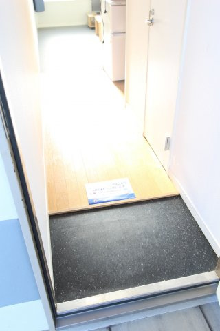 レオパレスモアサクレの玄関