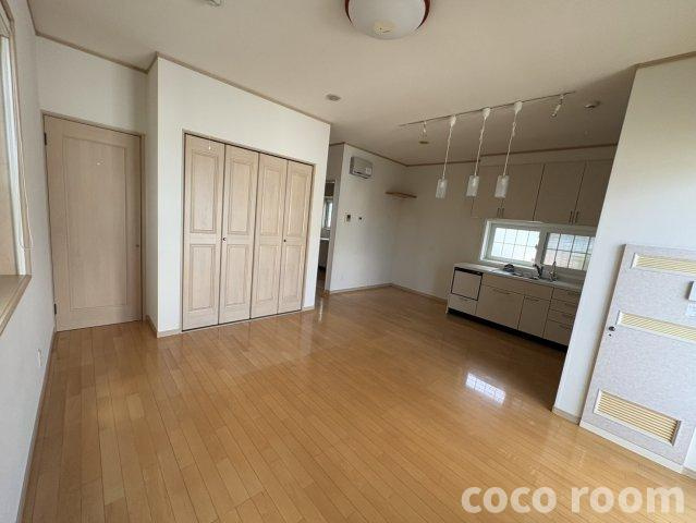 本町三丁目戸建の居間・リビング