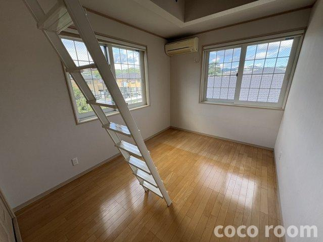 本町三丁目戸建の洋室