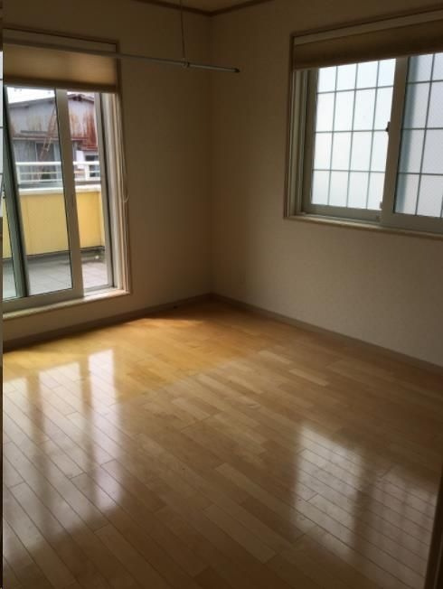 本町三丁目戸建の居間・リビング