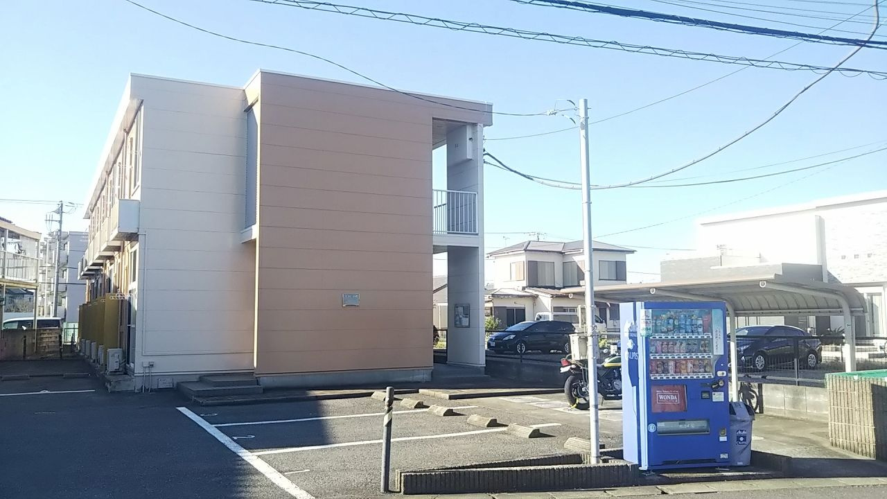 レオパレスサブマリンのエントランス