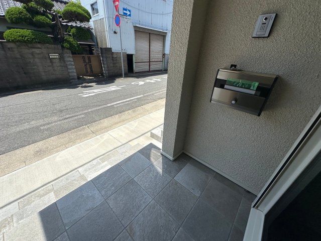 ソラーレ神屋町の玄関